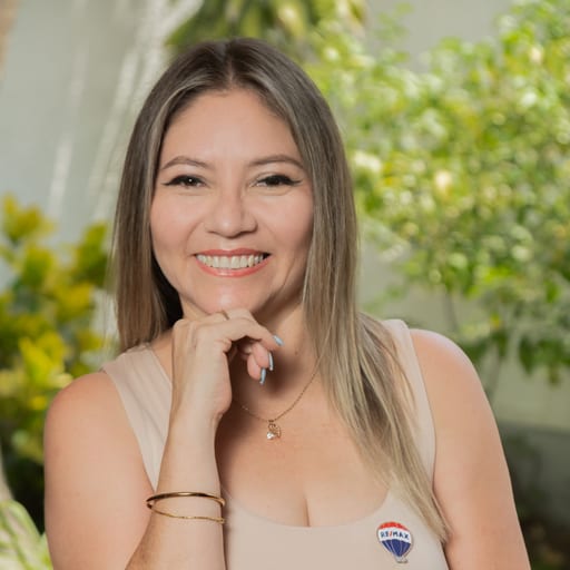 Natalia Flores Espinoza