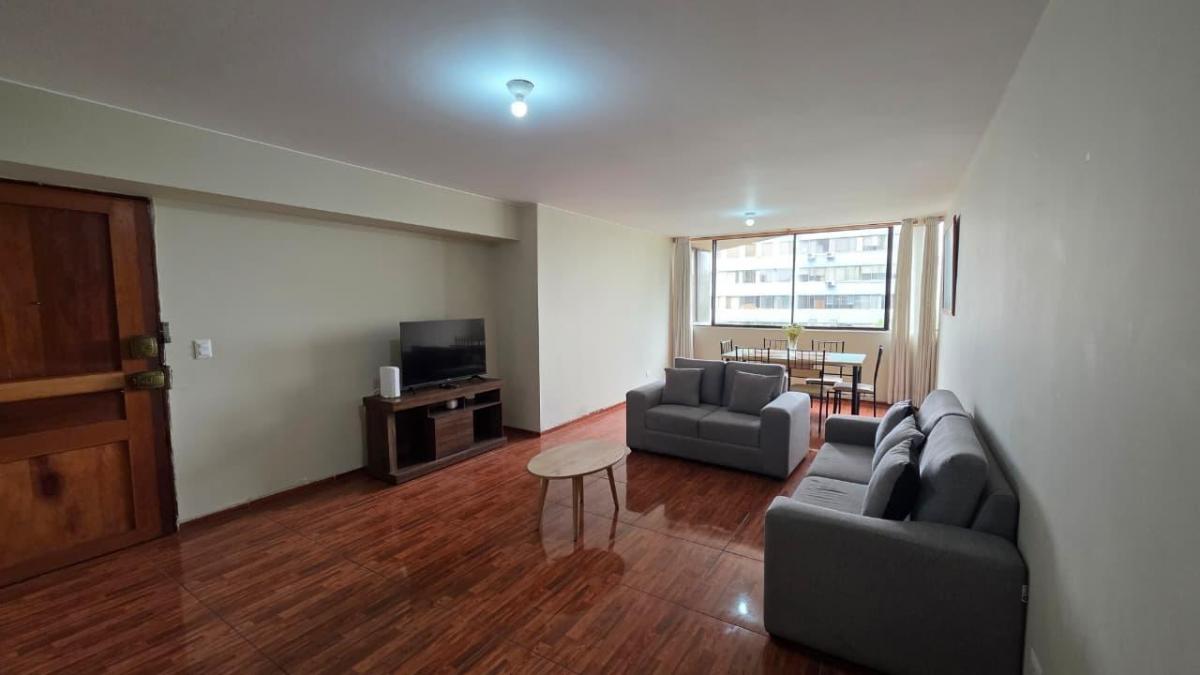 Venta de Departamento en Miraflores - Lima 3 Dormitorios 