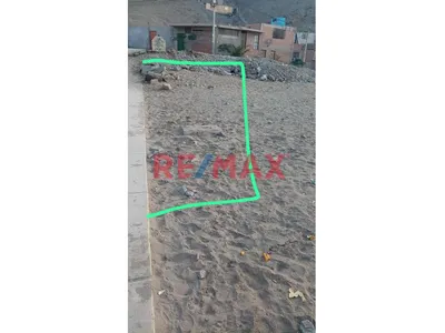 En Venta Terreno En Urbanizacion La Alameda De Lima Norte - Santa Rosa.