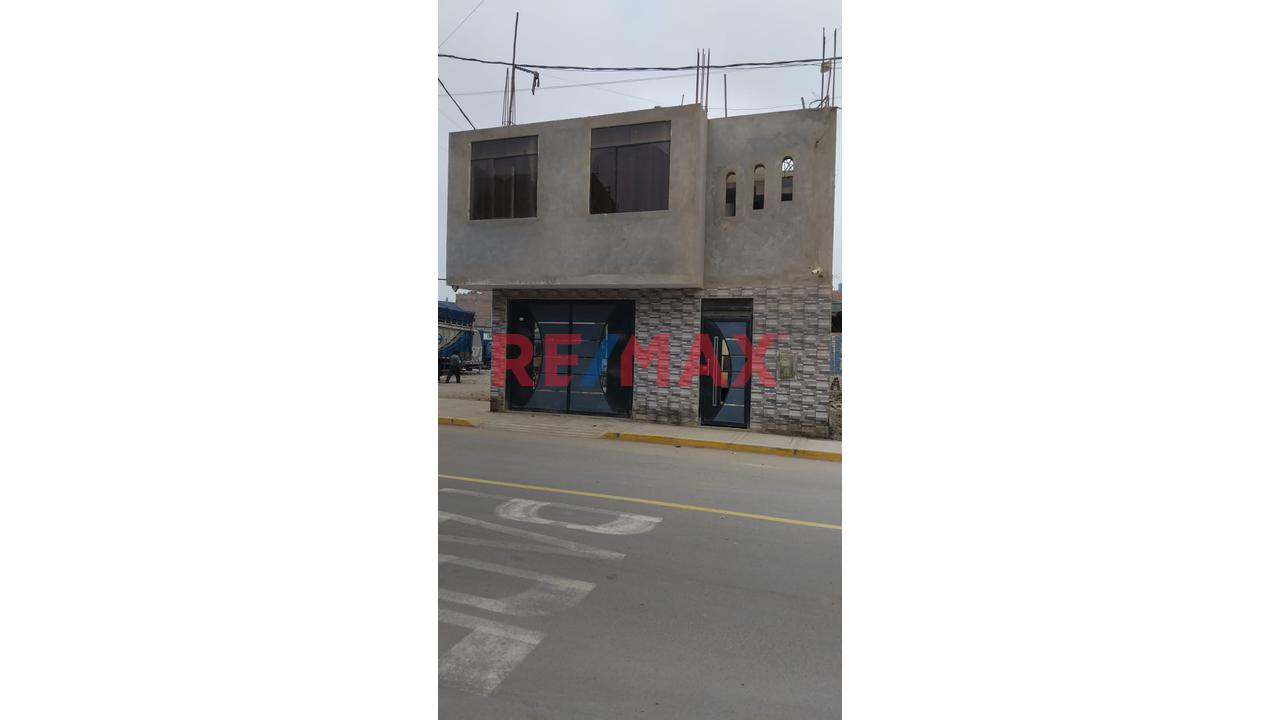 📍 Casa En Venta Con 2 Departamentos Independientes – Huaral (Flor De Huaquilla)