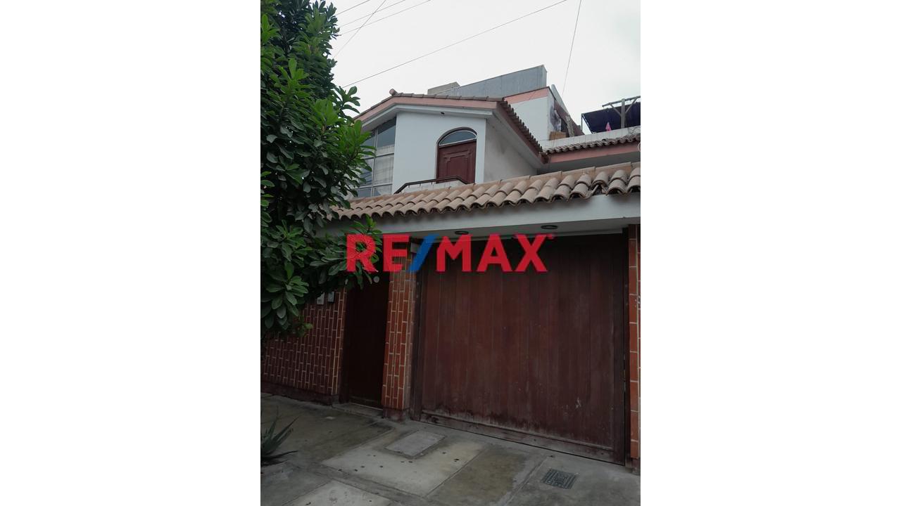 Casa En Alquiler En Chorrillos Con Cochera Y Vigilancia 24 Horas