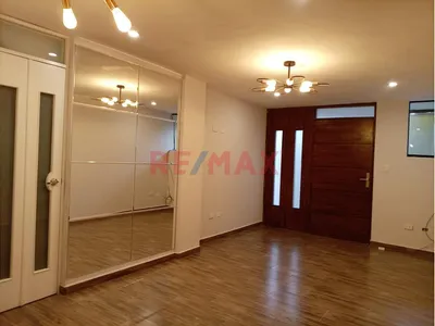 Departamento En 1Er Piso En Venta Miraflores