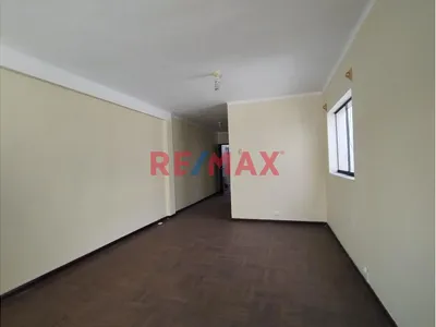 ¡Se Vende Departamento En Tercer Piso - Dentro De Quinta - Remodelado!