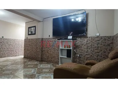 Vendo Casa De 4 Pisos En Jr. Cahuide , El Progreso Chimbote