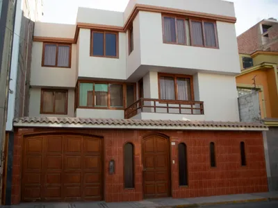 Venta de Casa en Tacna - Tacna 9 Dormitorios