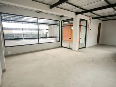 Alquiler De Oficina De Estreno Con Baño