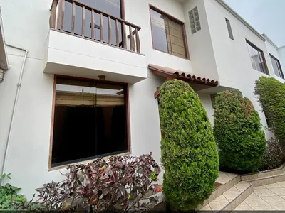 Venta de Casa en La Molina - Lima 4 Dormitorios