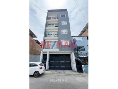 Alquiler De Local De 140M2  En Villa El Salvador