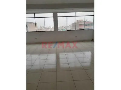 Local En Tercer Piso – Espacio Versátil Para Tu Empresa O Estudio