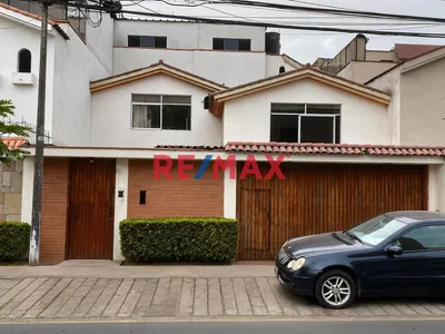 Casa en venta · Av. Javier Prado Este 21, La Molina · 388 m², 6 dorm.