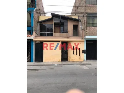 Venta De Casa De 138 M2  2 Pisos  Con Azotea En San Martin De Porras .Cerca Av.Faucett Y Canta Callao