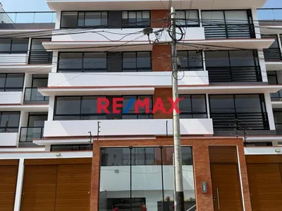 Primer Piso Elevado V. Ext. Estreno - Cerca A Est. Tren San Borja Sur