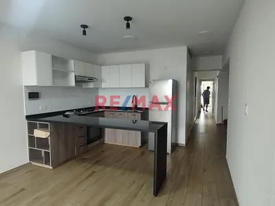 Alquiler De Departamento De 3 Habitaciones Y 2 Cocheras