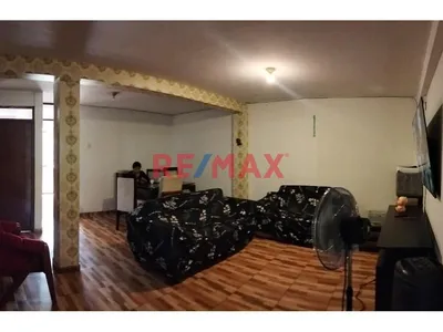 Vendo Amplio Departamento En Piso 2/ En Av Angelica Gamarra - Los Olivos