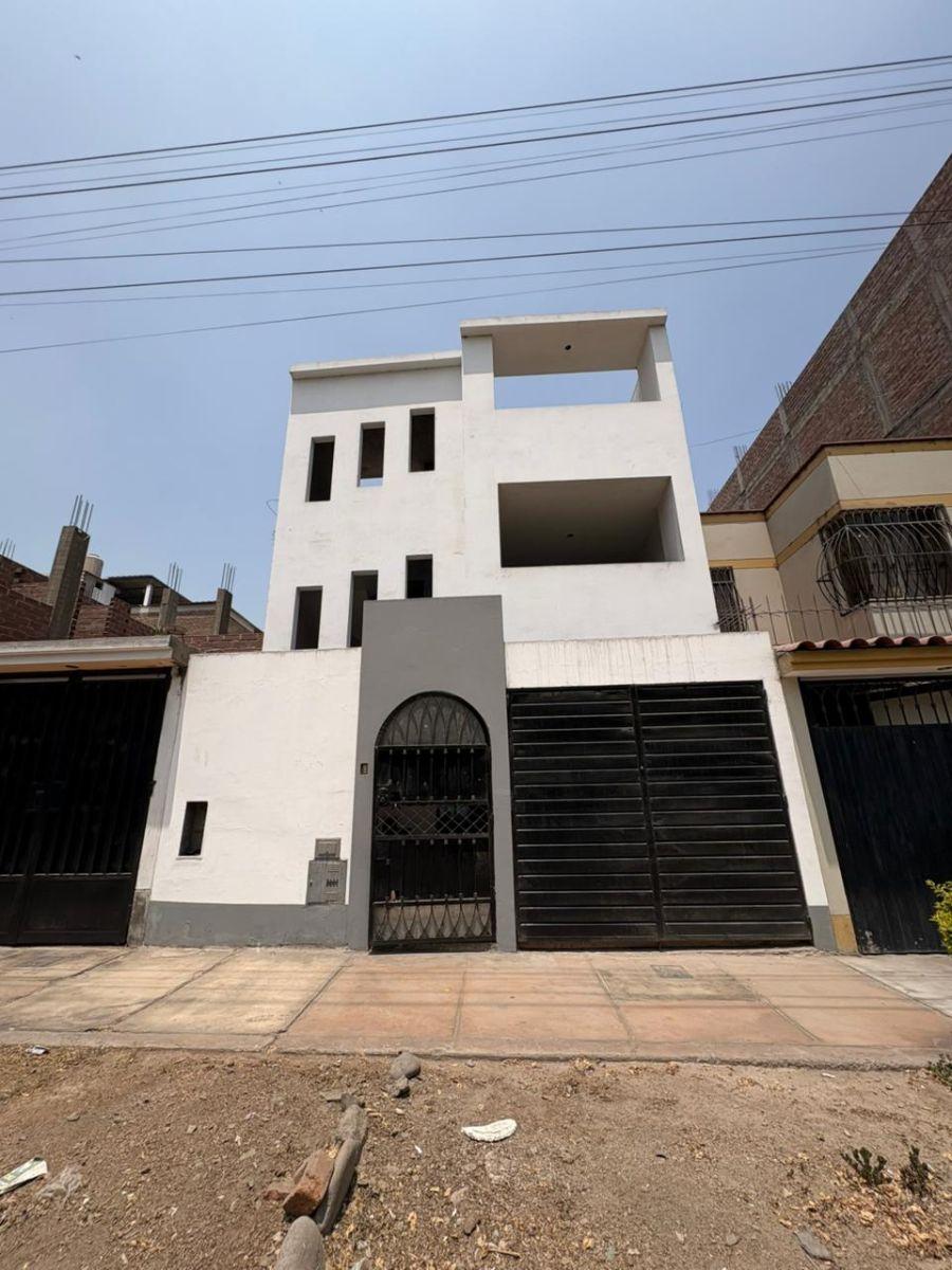 Venta de Casa en Ate - Lima 1 Dormitorio 