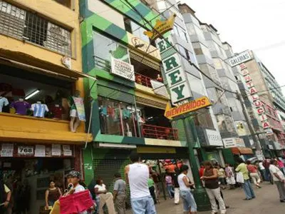 ¡Venta De Local Comercial En Galery El Rey - Gamarra! 🏢✨