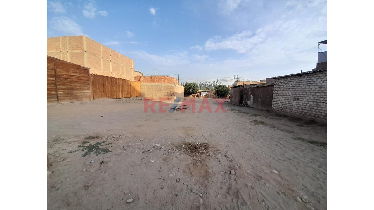 Ocasión Terreno En Avenida 300 M2 En Carabayllo
