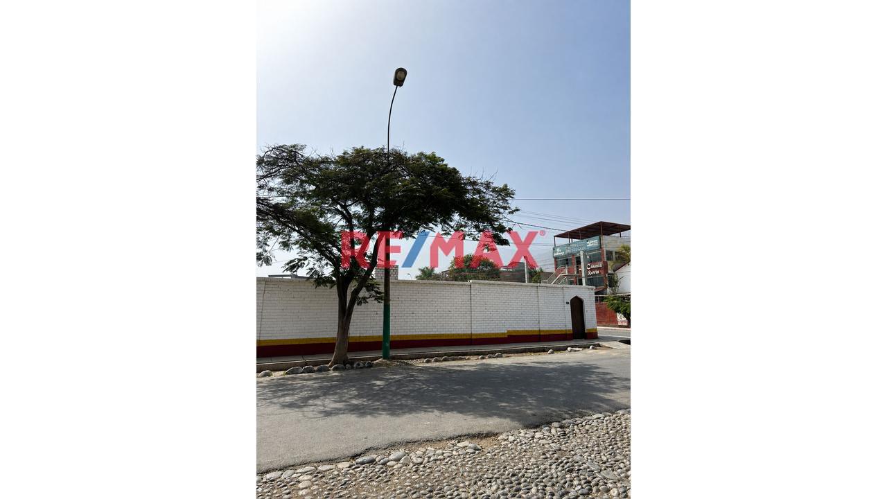 Venta De Terreno Comercial De 1,600 M2 En Esquina - Centro De Chaclacayo
