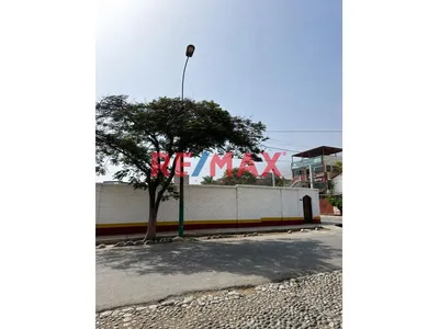 Venta De Terreno Comercial De 1,600 M2 En Esquina - Centro De Chaclacayo