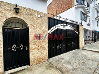 Alquilo Departamento  1Er Piso + Cochera En San Martin De Porres