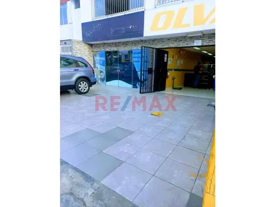 Se Alquila Local En 1Er Piso Av Bolivar Puelo Libre