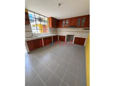 🏡✨ ¡Se Vende Amplia Casa En Asociación José Olaya – Cayma!