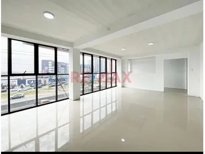 Alquilo Amplio Local Comercial En 4To Piso En Los Olivos!   🏫🏥