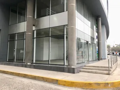 Alquiler de Local Comercial en Santiago de Surco - Lima 0 Dormitorio 