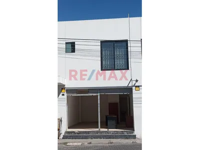 Se Alquila Oficina Y/O Local Comercial Por La Av. Parra