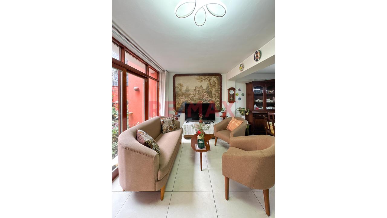 Se Vende Casa En Miraflores A Precio De Terreno