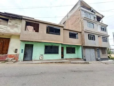 Venta de Casa en San Juan de Miraflores - Lima 4 Dormitorios 