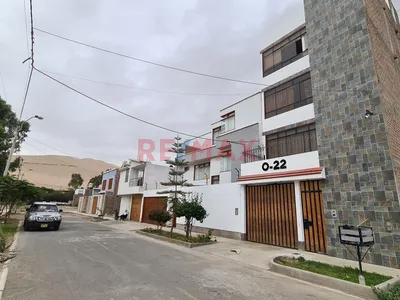 Casa Multifamiliar Con Dúplex Y Cocheras – Urb. El Oasis 🏡