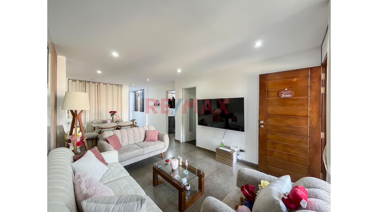 Oportunidad!!! Se Vende Lindo Y Bien Iluminado Departamento En Surco.