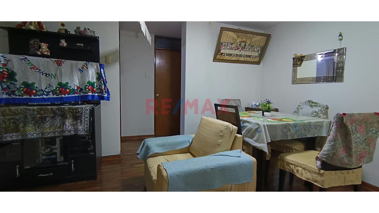 Venta De Departamento En La Victoria - Santa Catalina, De 67 M2 En 2Do Piso