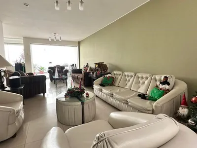 Venta de Casa en Santiago de Surco - Lima 4 Dormitorios