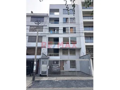 Venta Dpto Ate 3Er Piso - 103Mt2 - 3 Habitaciones Vista Exterior