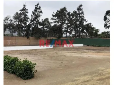 Vendo Terreno 1,100.55Mt. Calle 4 Pachacamac Costado De Colegio Leonardi Da Vinci Lote 6 - Tenemos 4 Terrenos De 1,100M.55M2 Cada Uno