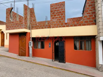 Venta Casa En  Luis E Valcarsel - Enace