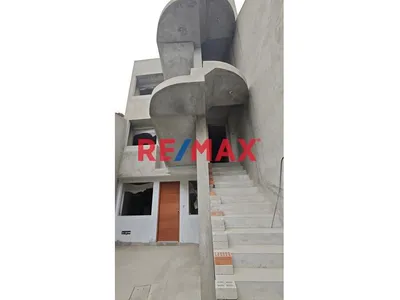 Venta Edificio 3 Pisos (5 Departamentos) - Ciudad Del Deporte Sector A - Ideal Para Inversion