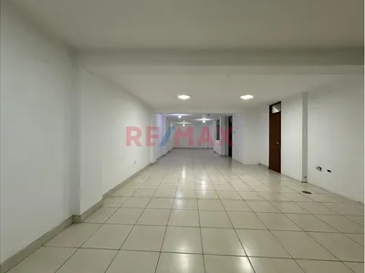 Venta De Local 97.83 M² Con Portón – Av. Condorcanqui 1575 , La Esperanza