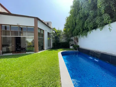 Casa en venta · Calle Tres Marias 300, Santiago de Surco · 480 m², 5 dorm.