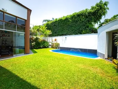 Venta de Casa en Santiago de Surco - Lima 5 Dormitorios