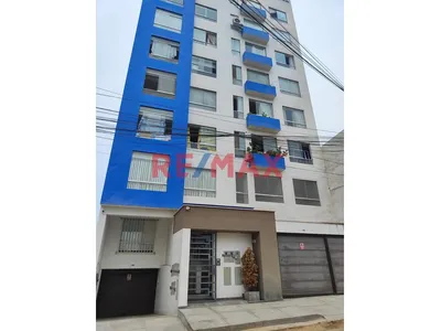 Venta Departamento Vista Calle 2Do Piso Con Ascensor