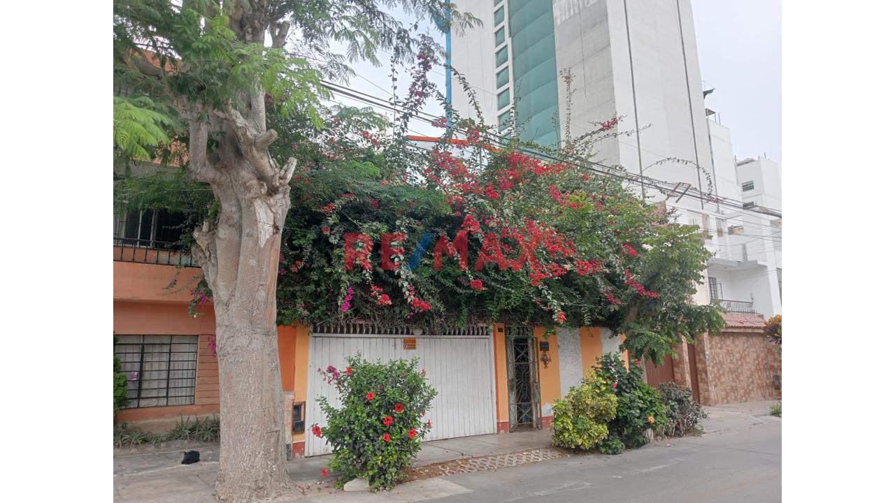 Casa Como Terreno En Excelente Ubicacion