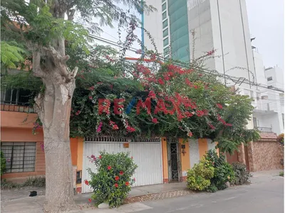 Casa Como Terreno En Excelente Ubicacion