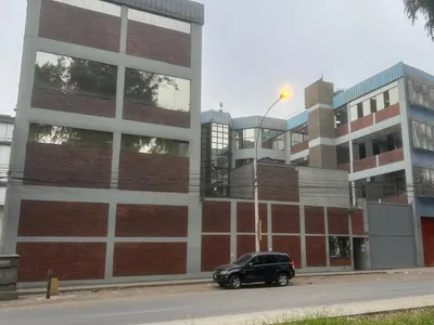 Alquiler de Oficina en Ate - Lima 0 Dormitorio 