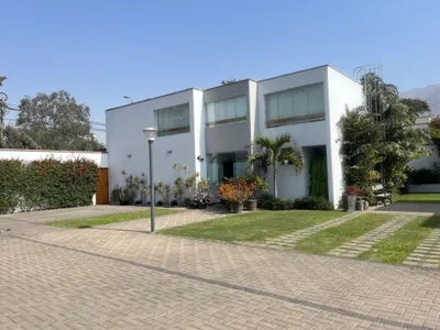 Venta de Casa en La Molina - Lima 4 Dormitorios