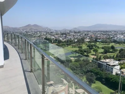 Venta de Departamento en Santiago de Surco - Lima 4 Dormitorios