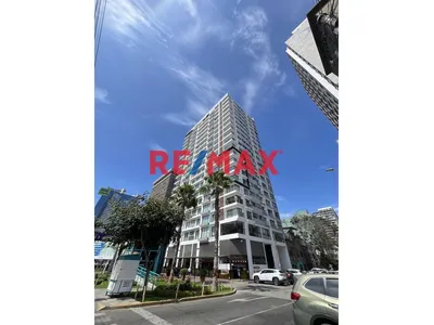 Departamento En Venta En Lince Cerca A San Isidro Con Balcón Y Áreas Comunes