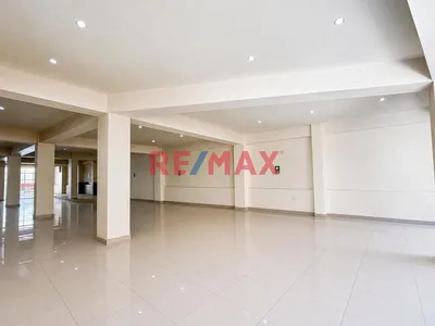 Alquilo Amplio Local Comercial